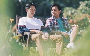 Joshua Suherman Pamer Momen Rebahan Ditatap Mesra Brandon Salim, Bikin Kaget Hingga Merinding