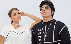 Pamer Foto Mesra di Pinggir Pantai, Atta Halilintar dan Aurel Hermansyah Diejek Warna Kulit Hitam