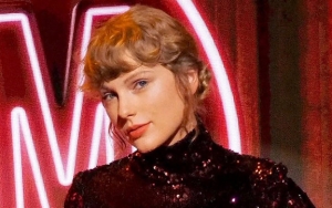 Taylor Swift Bikin Fans Histeris Usai Nyanyikan 'Betty' di ACM Awards 2020