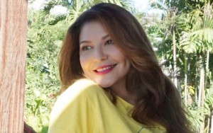 Tamara Bleszynski Bagikan Foto Lawas Bareng mendiang Kakak, Penampakan Bayangan Ganjil Jadi Sorotan