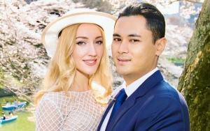 Gendong Putrinya, Istri Bule Panji Trihatmodjo Pamer Body Seksi Meletup Bak Model Kelas Dunia