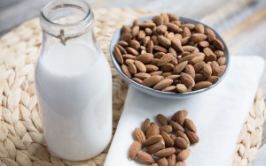 Cegah Kanker Hingga Turunkan Risiko Diabetes, Ini 8 Manfaat yang Terkandung dalam Susu Almond