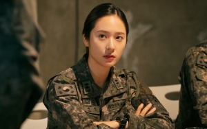 Cantik Kebangetan di Foto Adegan, Krystal Beber Perjuangan Keras Jadi Tentara 'Search'