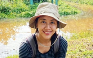 Sherina Munaf Pamer Foto Liburan di Kalimantan, Lirikan Tajam Sosok Pria di Belakangnya Jadi Sorotan