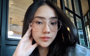 Galau Berat, Anya Geraldine Putuskan Salat Subuh di Masjid untuk Pertama Kali