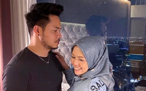 Ely Sugigi Beri Pesan Menohok Pacar Brondong Dicibir Pansos, Keinginan Nikah Lagi Terkuak