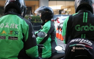 Pelayanan Premium! Ojol Ini Sediakan Masker Sampai TV Mini untuk Pelanggannya