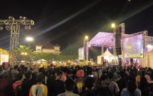 Wakil Ketua DPRD Kota Tegal Gelar Konser Dangdut Dihadiri Ribuan Warga Saat Pandemi