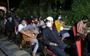 Ratusan Anak Muda Surabaya Di Rapid Test Usai Asyik Nongkrong, Begini Hasilnya