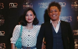 Unggah Foto Lawas Bareng Indah Permatasari, Tulisan Caption Arie Kriting Disorot