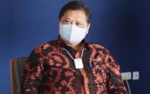 Menko Airlangga Pakai Kalung 'Penangkal Corona' Rp 2,23 Juta, Begini Cara Kerjanya