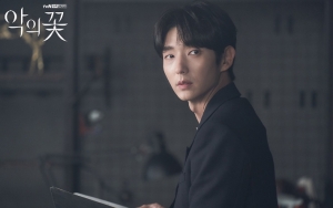 Lee Jun Ki Curhat Menderita Saat Adegan Nangis di 'Flower of Evil'
