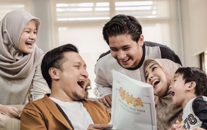Arie Untung Mendadak Singgung Poligami Saat Bareng Dua Putranya, Kode Keras Untuk Fenita Arie? 