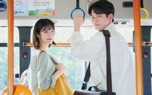 Sikap Manis Ong Sung Woo Pada Shin Ye Eun di Lokasi 'More Than Friends' Ini Sukses Bikin Gemas