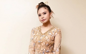 Rossa Pamer Fotonya 14 Tahun Lalu, Netizen Menolak Percaya Fakta Ini