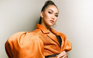 Rayakan Ultah Umi Khalsum, Inikah Kekasih Baru Ayu Ting Ting?