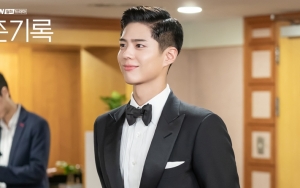 Adegan Park Bo Gum Raih Piala Aktor Terbaik di 'Record of Youth' Jadi Sorotan