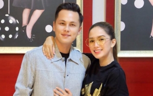 Ussy Sulistiawaty Pamer Momen Anak Tidur Di Pelukannya, Andhika Pratama Cemburu Minta Gantian