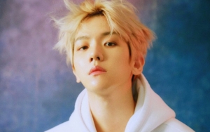 Baekhyun EXO Jadi Sorotan Gara-Gara Kenakan Baju Mahal Saat Kerja Cuci Mobil