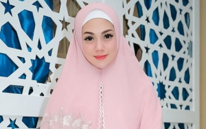 Celine Evangelista Pamer Gaya Cantik Malas Mandi, Tato Kaki Lenyap Bukti Siap Mualaf?