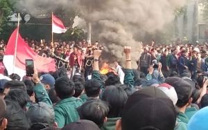 89 Pendemo Diamankan Saat Hendak ke DPR, Ada Yang Positif COVID-19
