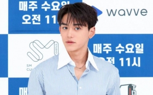 Tato Kedua Lucas WayV di Bagian Tubuh Ini Ketahuan, Ekspresi Kaget Isyaratkan Belum Siap