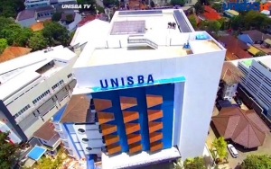 Beredar Video Polisi Serang Satpam Kampus Unisba Bandung Saat Demo Tolak Omnibus Law, Ini Faktanya