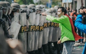 Beredar Kabar Polisi Menangkap Relawan Medis di Demo Omnibus Law Surabaya, Ini Faktanya