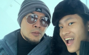 Deddy Corbuzier Abadikan Momen Azka Lahap 2 Makanan Random Ini Sekaligus, Diklaim Jenius Banget!
