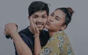 Evi Masamba dan Suami Bongkar Perlakuan 'Pilih Kasih' Maskapai Penerbangan terkait Swab Test