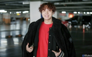Fans-Fans BTS Beruntung Ketemu J-Hope di Hari Ultah Jimin, yang Ternyata Sedang Beli Barang Ini