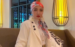 Bella Shofie Kenakan Atasan Super Unik, Malah Disebut Mirip Perban