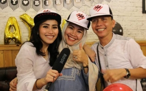 Celana Ketat Ibunda Ayu Ting Ting Saat Gowes Jadi Gunjingan, Diingatkan Soal Dosa
