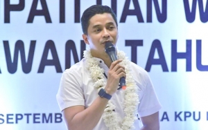 Adly Fairuz Maju Sebagai Cawabup Karawang, Foto Lawas Bareng Keluarga Jadi Perbincangan