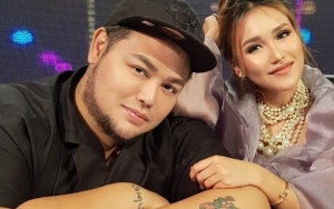 Foto Ayu Ting Ting Diduga Peluk Pacar Tajir, Reaksi Ivan Gunawan Nyelekit Ngode Gimmick?