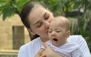 Baru 5 Bulan, Putri Mona Ratuliu Bongsor Tidur Angkat Kaki Bak Preman Lagi Nongkrong Bikin Gemes