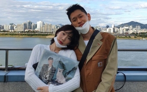 Kembali Kolaborasi, Crush Buka-bukaan Soal Lagu Duet Bareng Tae Yeon 'Let Me Go'