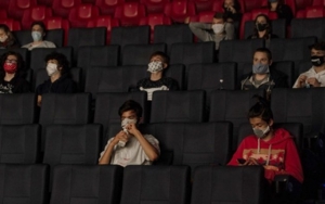 Aturan Penonton Bioskop Wajib Keluar Tiap Jeda 30 Menit Untuk Hirup Udara Segar yang Bikin Heboh