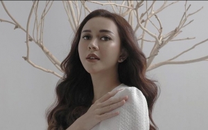 Aura Kasih Ngaku Kena Prank Saat Kunjungi Curug Tak Terjamah, Barang Kesayangan Sampai Hilang