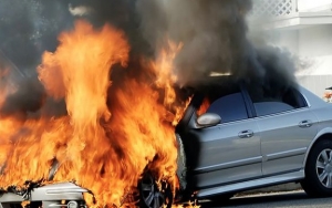 Seorang Wanita Tewas Terbakar dalam Mobil Diduga Dibunuh, Ternyata Kerabat Presiden Jokowi