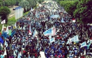 Ancaman Aksi Demo Besar-besaran Mengintai Bila Jokowi Teken UU Cipta Kerja