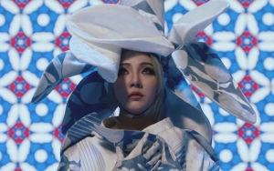 CL Tampil Nyentrik Bak Bunga Mekar Dan Wujudkan Mimpinya Dalam Teaser Comeback 'HWA'