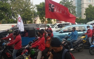 Buntut Demo dan Long Weekend, Kasus COVID RI Diprediksi Tembus 1 Juta