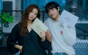 Poster 'Run On' Ungkap Detail Karakter Siwan dan Shin Se Kyung, Jadwal Tayang Dirilis