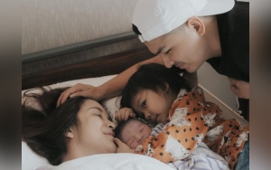 Pose Baby Dante Saat Berjemur Bikin Gemas, Glenn Alinskie Auto Salfok Sama Hal Ini