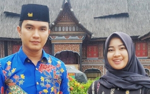 Aldi Taher Bagikan Video Salat Sambil Pegang Al Quran, Aksi Malah Sindir Arie Untung Jadi Sorotan