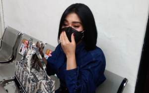 'Bertemu' Terdakwa Di Persidangan, Syahrini Berharap Penyebar Hoaks Video Syur Dipenjara 12 Tahun