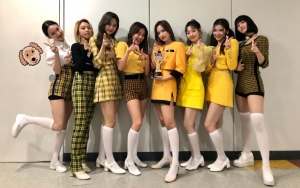 TWICE Raih Piala Kemenangan Pertama, Tak Lupa Ucap Terima Kasih untuk Sosok Penting Ini