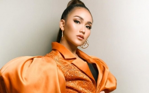 Ayu Ting Ting Akhirnya Perdana Pamer Foto Berdua Dengan Adit Jayusman, Bantah Tegas Rumor Putus