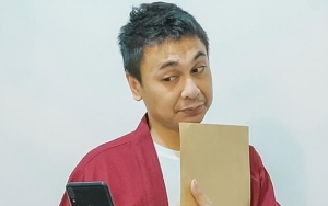 'Bayi Manusia 2.0' Dapat Kado Saham, Raditya Dika: Lucu Banget